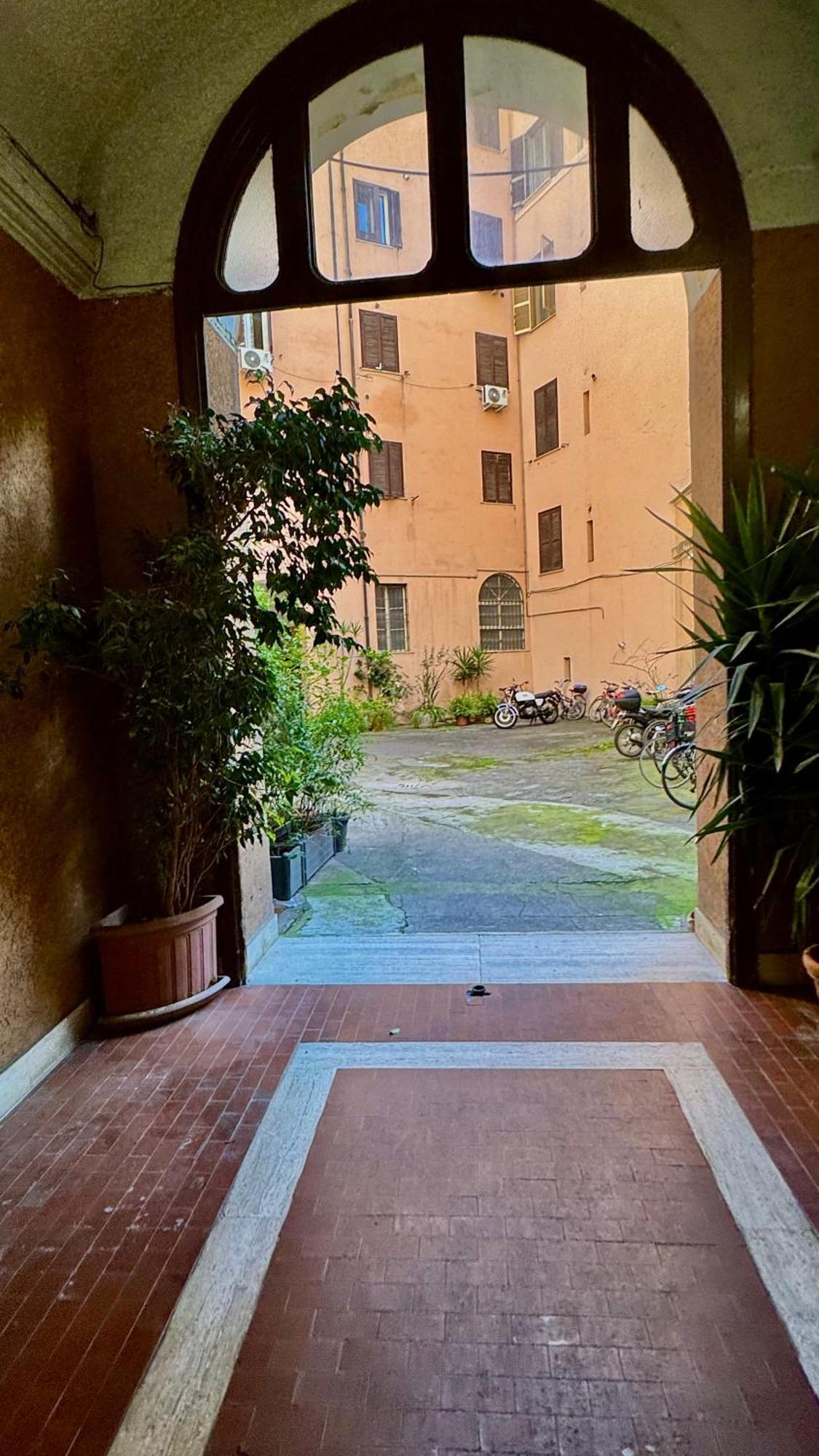 Vlad House, Close The Colosseum Rome Exterior photo